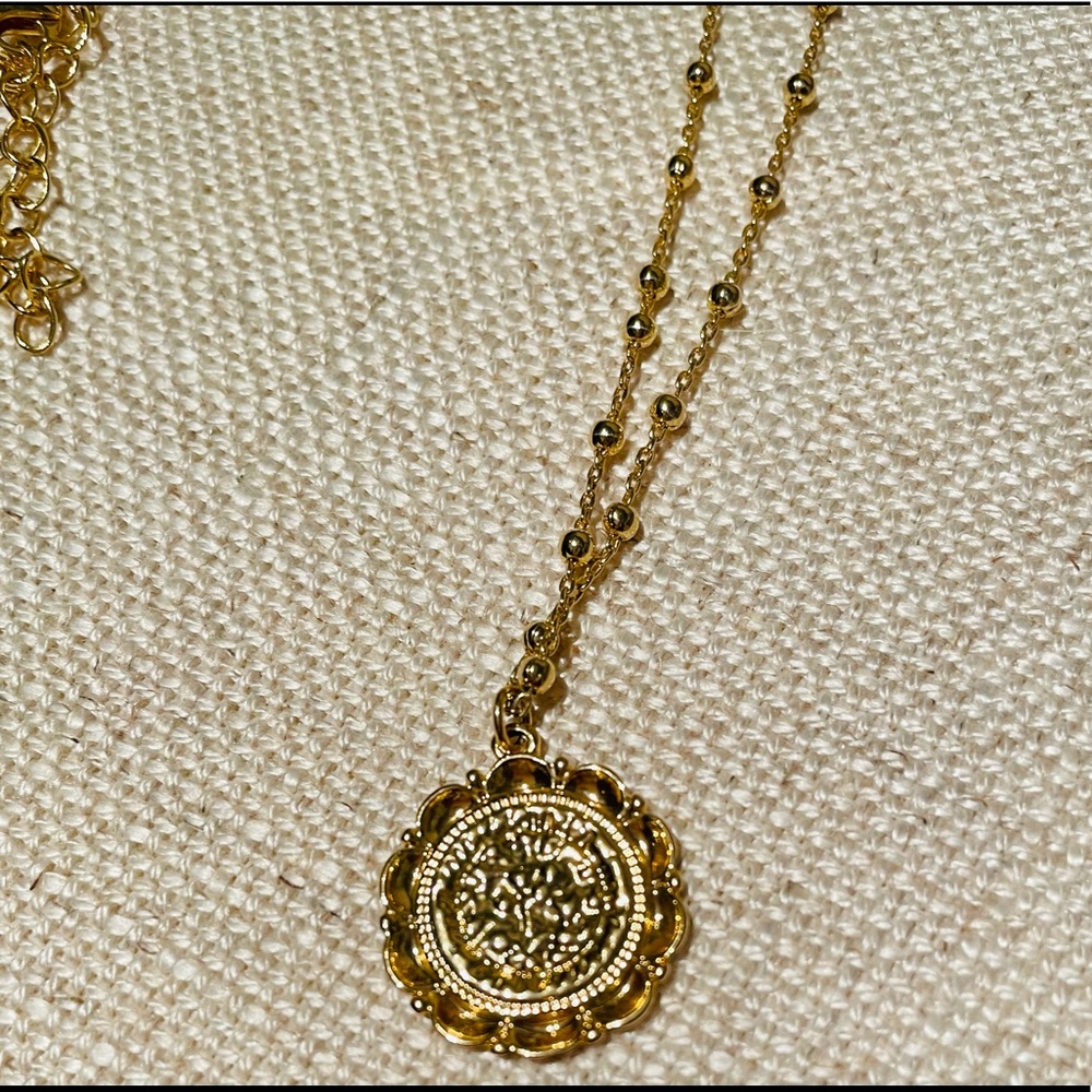 Uncommon James necklace atocha